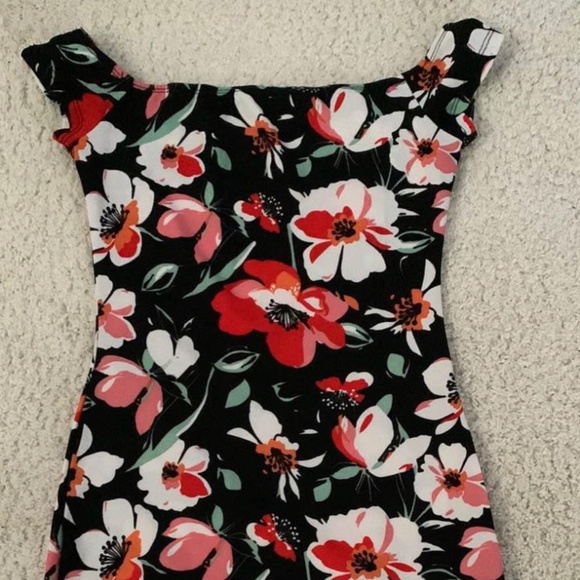 Dress - Picture 1 of 2
